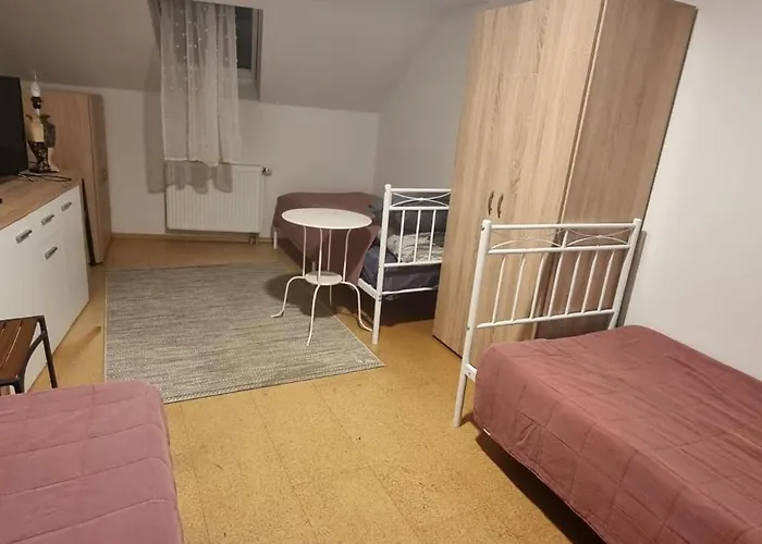 בית נופש Arzberger Monteurhaus *