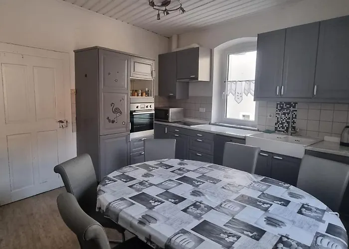 בית נופש Arzberger Monteurhaus *